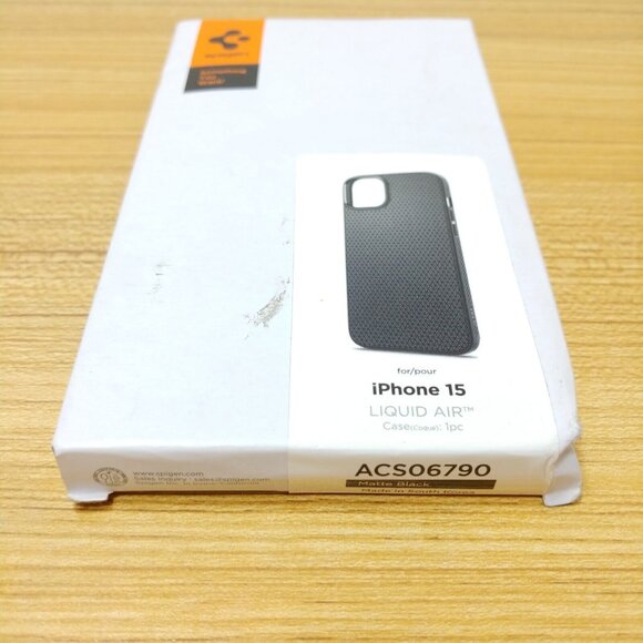 Spigen Apple iPhone 15 Phone Case LIQUID AIR Matte Black ACS06790 - Picture 3 of 3